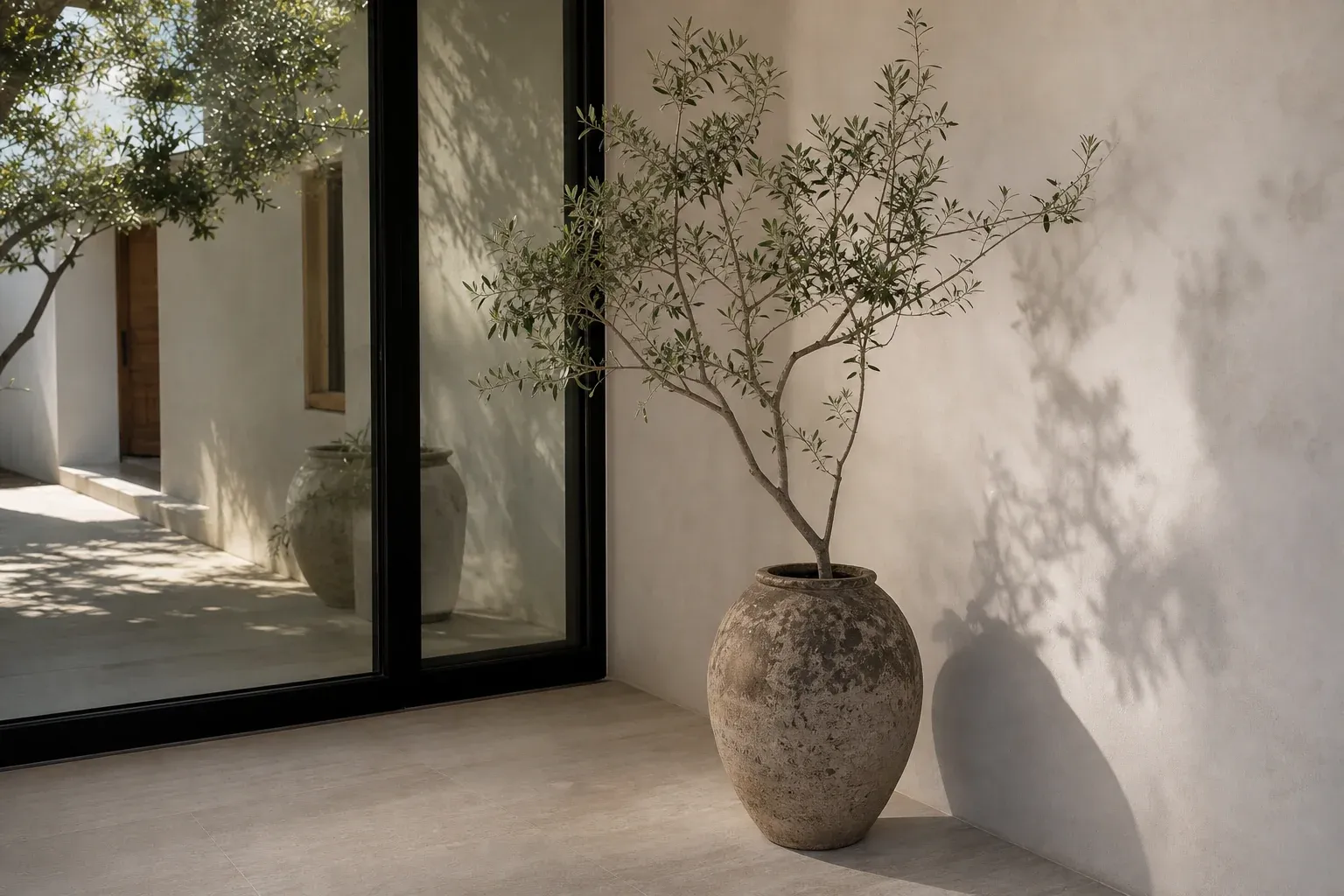3. Zweig-Baum in der Vase: Minimalismus mit Naturmaterial